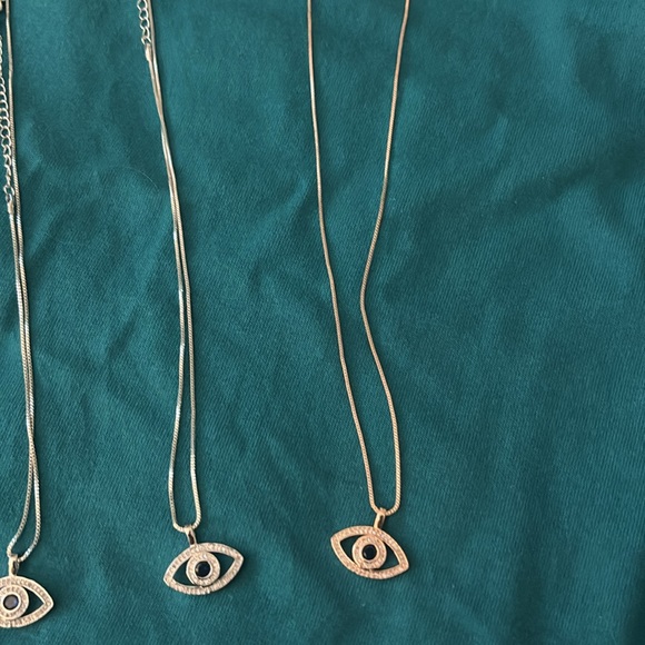 Silver or rose gold evil eye necklace for women - Picture 4 of 5